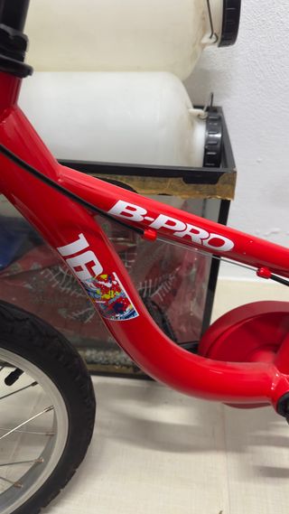 Bicicleta infantil 16 B-PRO roja
