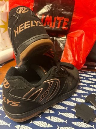 Zapatillas Heelys Talla 39 Negras y Marrones