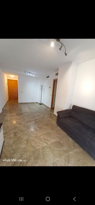 Se alquila espectacular piso en zona hipercor