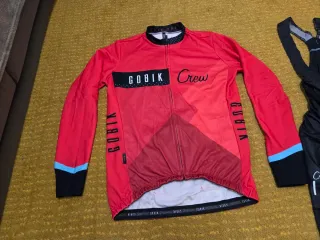 Conjunto Ciclismo GOBIK Crew Rojo y Negro talla L