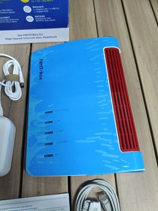 AVM FRITZ!Box 6890 LTE- Routers inalámbricos