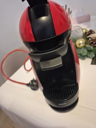 Cafetera Nescafé Dolce Gusto Roja