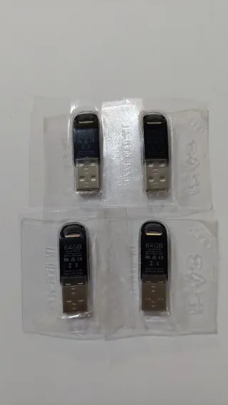 Lote 4 Pendrives SanDisk Ultra Flair 64GB
