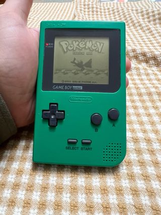 Pack GameBoy Pocket Verde + Pokémon Oro