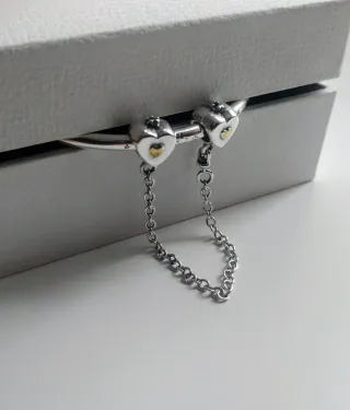 Cadena de seguridad corazones