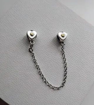 Cadena de seguridad corazones