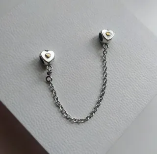 Cadena de seguridad corazones