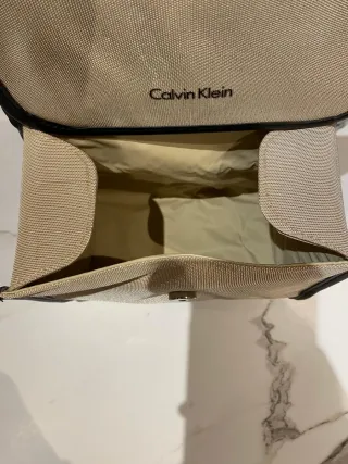 Neceser/bolso Calvin Klein Beige y Negro