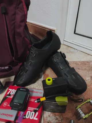 Equipo Ciclismo: Zapatillas, Ciclocomputador, Bomb
