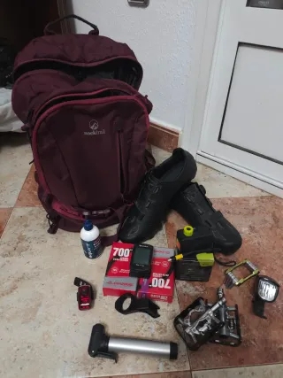 Equipo Ciclismo: Zapatillas, Ciclocomputador, Bomb