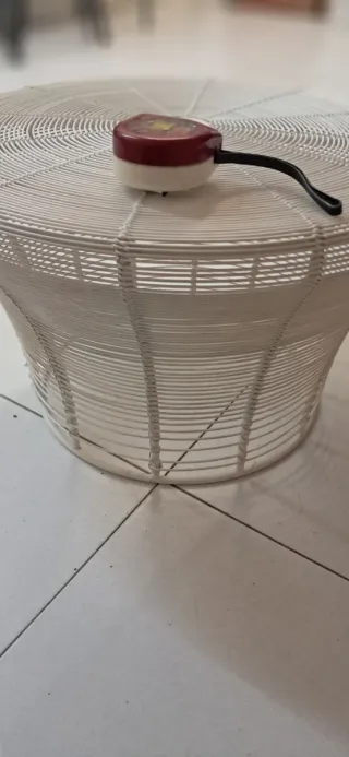 Mesa auxiliar diseño metálica blanca