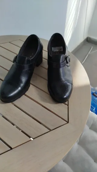 Zapatos de tacón negros