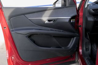 Peugeot 3008   1.5L BlueHDi 96kW 130CV SS Allure