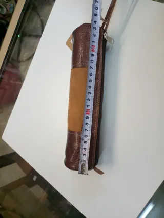 Estuche de cuero cilíndrico artesano