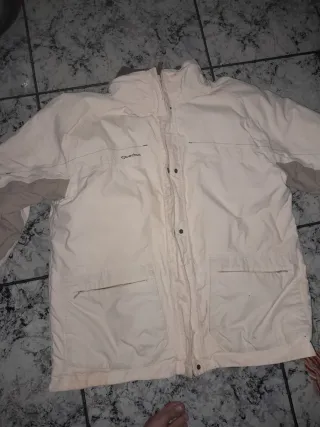 Chaqueta Quechua Beige y Blanca