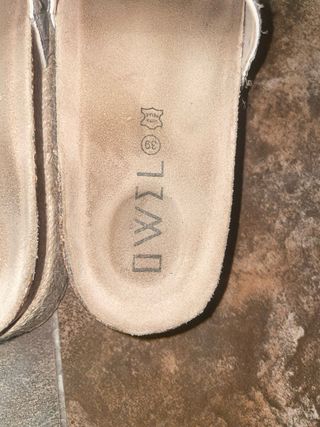 Zuecos plataforma beige