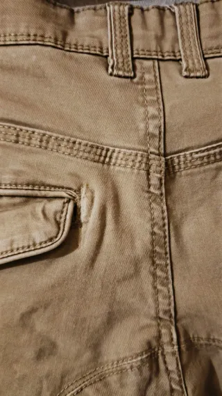 Pantaloni cargo beige uomo