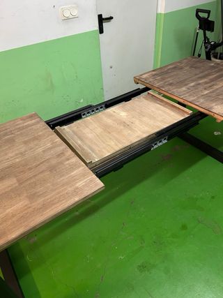 Mesa extensible comedor.
