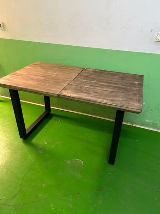 Mesa extensible comedor.