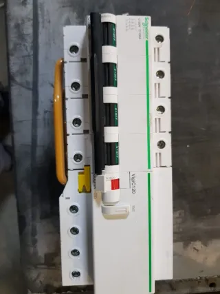 Interruttore Schneider Vigi C120N