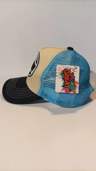 Gorra de béisbol beige y azul