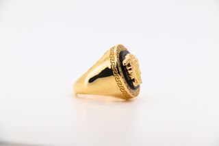 Anillo Versace Medusa Onix Circonitas Oro