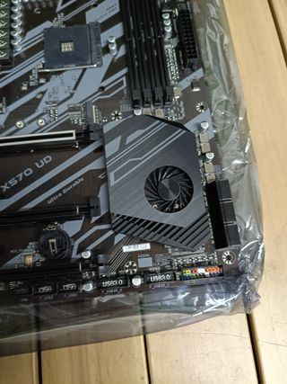 Placa base GIGABYTE X570 UD (AMD Ryzen 5000/X570/ATX/PCIe4.0/DDR4/USB3.2 Gen 1/Realtek ALC887/M.2/Realtek GbE LAN/Placa Base para Juegos)