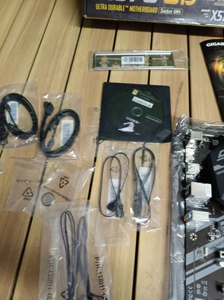 Placa base GIGABYTE X570 UD (AMD Ryzen 5000/X570/ATX/PCIe4.0/DDR4/USB3.2 Gen 1/Realtek ALC887/M.2/Realtek GbE LAN/Placa Base para Juegos)