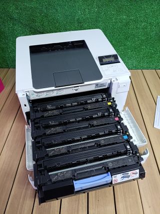 HP Laser Jet Pro M254nw - Impresora color láser (hasta 21 ppm, ethernet y Wi-Fi, inalámbrico, DDR de 256 MB, disco duro de 2 GB, Windows 7, 8, 8.1 y 10, HP Auto-On/Auto-Off, USB frontal) blanco