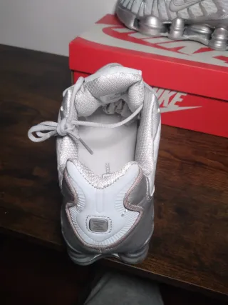 Tenis Nike Plateados