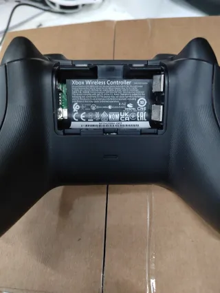 Mando Xbox y PC Carbon Black