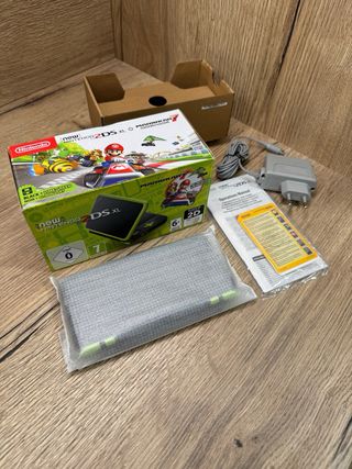 New Nintendo 2DS XL Negra nueva Completa