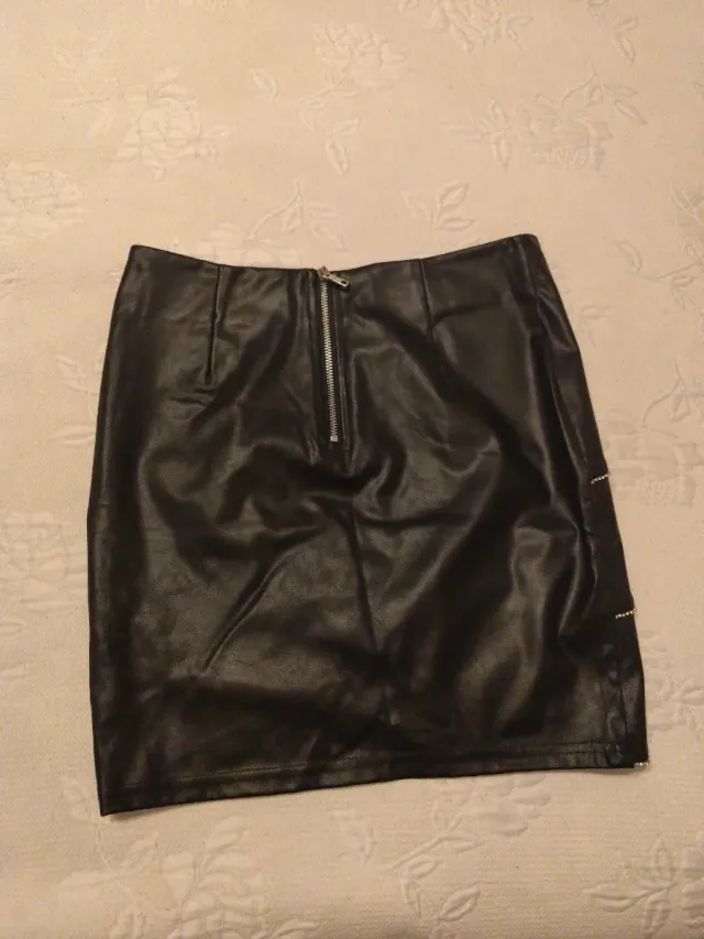 Falda cuero negra talla L