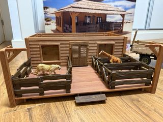 Casa Safari Schleich 42003 y camion safari 42004