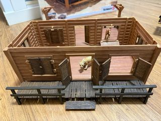 Casa Safari Schleich 42003 y camion safari 42004