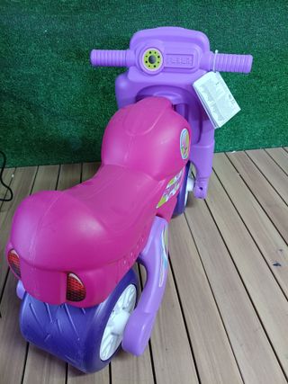 Feber Motofeber 1 Sprint Girl, Correpasillo de Color Rosa con Casco y Ruedas Anchas para Estabilidad y Protección, Uso Dentro o Fuera de Casa, para Niño o Niña de 3 a 5 años, Famosa (800009166)