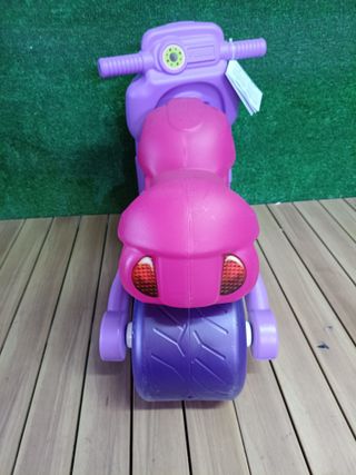 Feber Motofeber 1 Sprint Girl, Correpasillo de Color Rosa con Casco y Ruedas Anchas para Estabilidad y Protección, Uso Dentro o Fuera de Casa, para Niño o Niña de 3 a 5 años, Famosa (800009166)