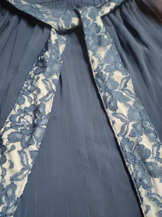 Top donna blu con pizzo