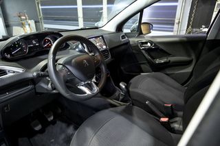 Peugeot 208   5P STYLE 1.6 BlueHDi 100