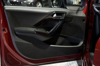 Peugeot 208   5P STYLE 1.6 BlueHDi 100