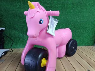 FEBER - Motofeber Unicorn, Correpasillos con Forma de Unicornio, Ruedas Anchas para Estabilidad y Resistencia, Desarrolla Capacidades Psicomotrices, Niños +18 Meses, Famosa (800012983)