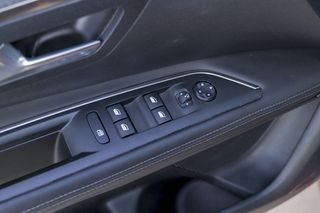 Peugeot 3008   1.5L BlueHDi 96kW 130CV SS Allure