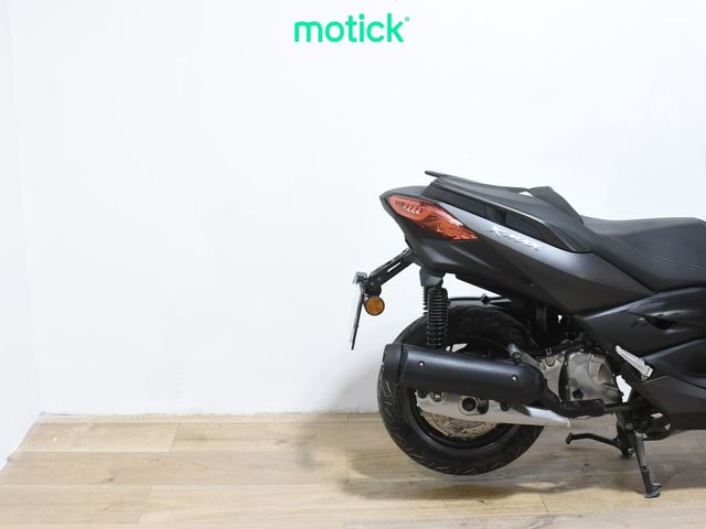 YAMAHA XMAX 125