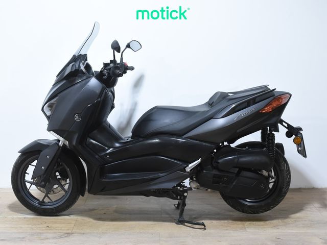 YAMAHA XMAX 125