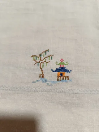 Mantel de lino bordado artesanal