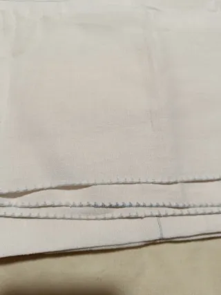 Mantel de lino bordado artesanal