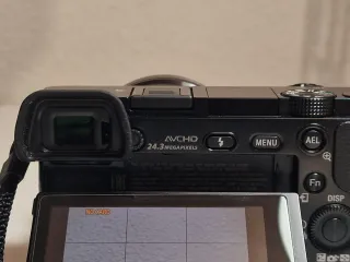 Sony A6000 + Objetivo 16-50mm