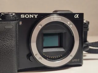 Sony A6000 + Objetivo 16-50mm