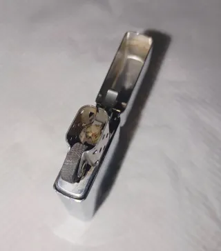 Zippo pequeño Rayado