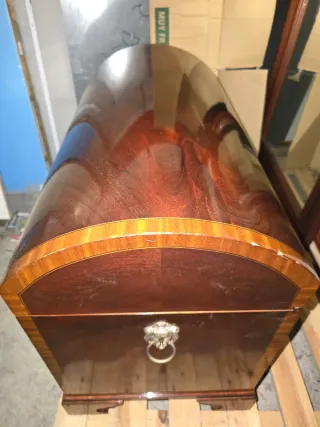 Cofre madera lacada alto brillo